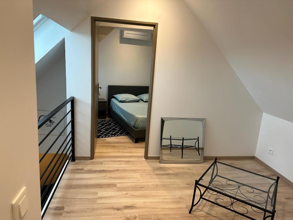 Spacious Flat Close To The Railway Station Troyes Room photo